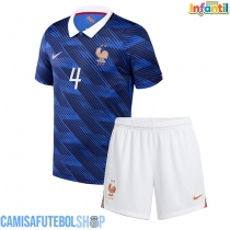 Camisa de time de futebol França Dayot Upamecano #4 Replicas 1º Equipamento Infantil Mundo 2026 Manga Curta (+ Calças curtas)